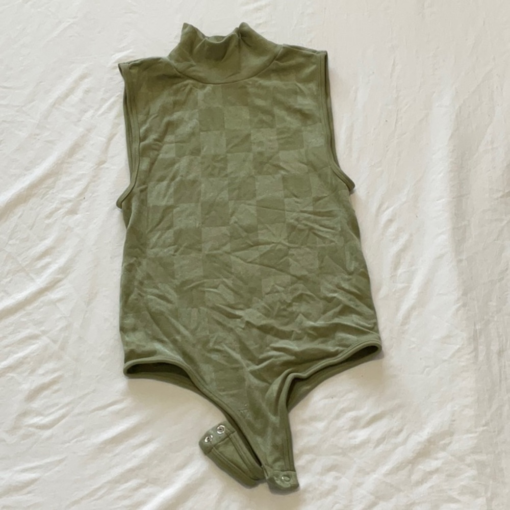 Forever 21 Green Ribbed Sleeveless Bodysuit